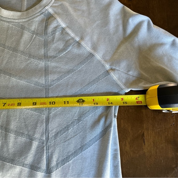 Oiselle Small Long Sleeve Performance Tech Shirt Light Blue Running Gym Sporty - Picture 4 of 6